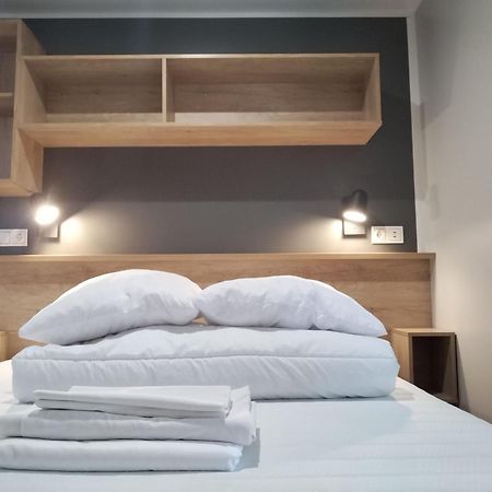 Camping Les Lodges Du Lagon Calvisson Εξωτερικό φωτογραφία