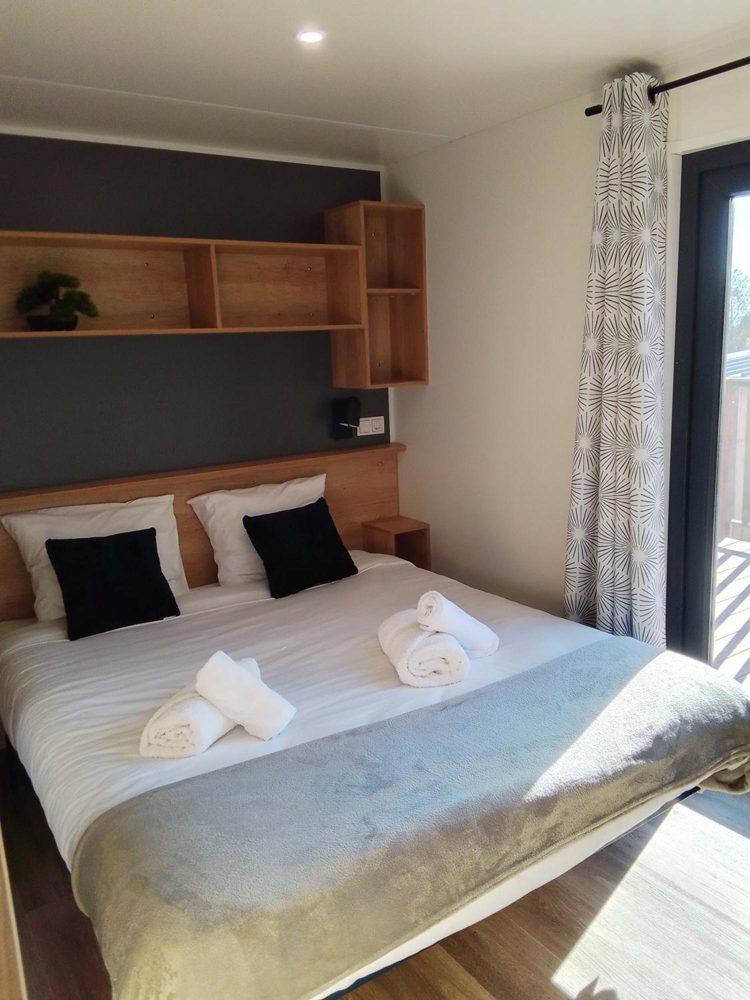 Camping Les Lodges Du Lagon Calvisson Εξωτερικό φωτογραφία