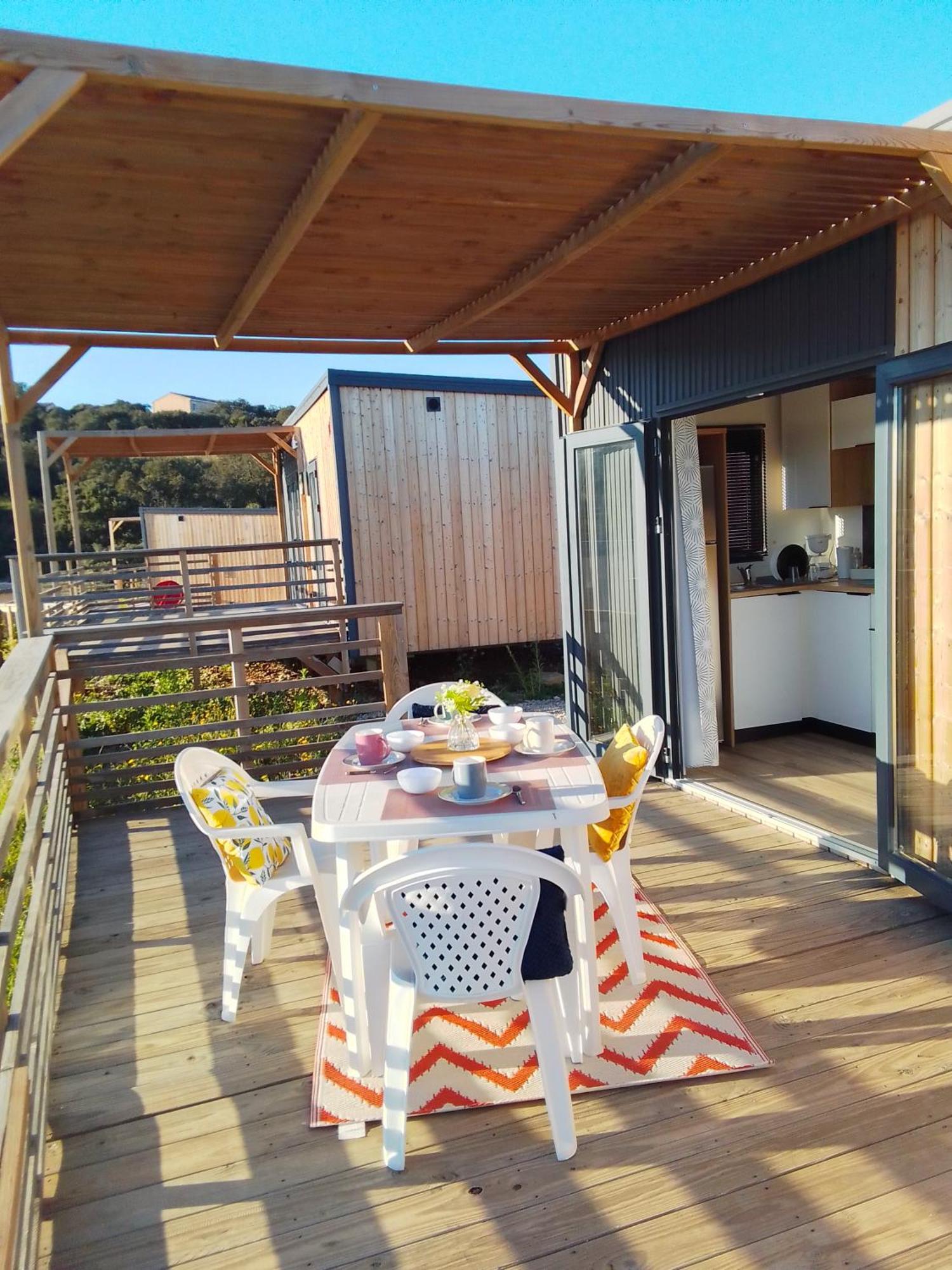 Camping Les Lodges Du Lagon Calvisson Εξωτερικό φωτογραφία